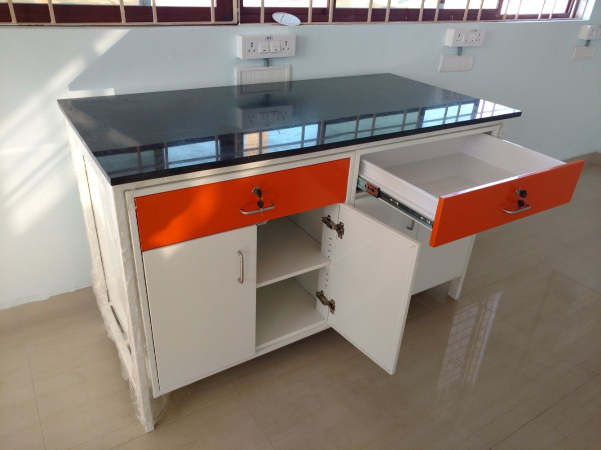 Best Quality Lab Tables in Bangalore